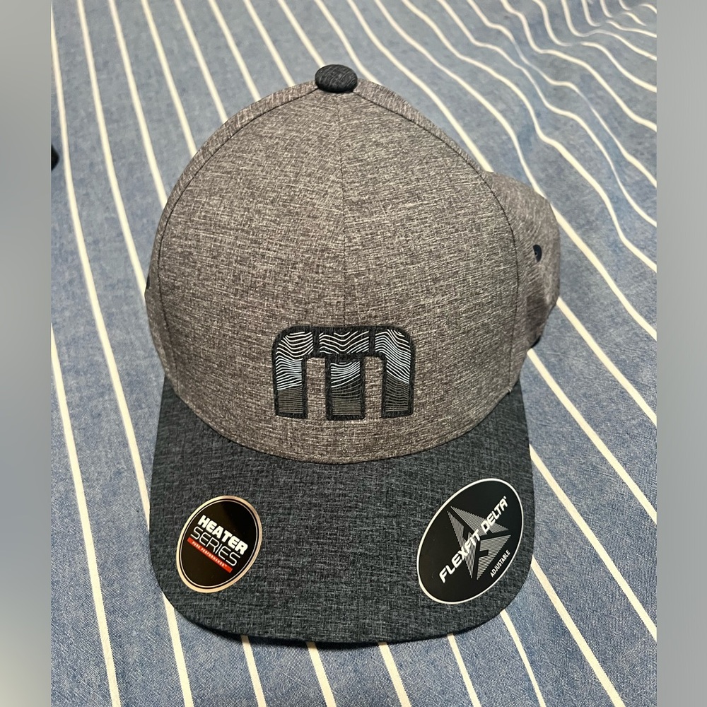 NWT Blue and Grey Travis Mathew hat